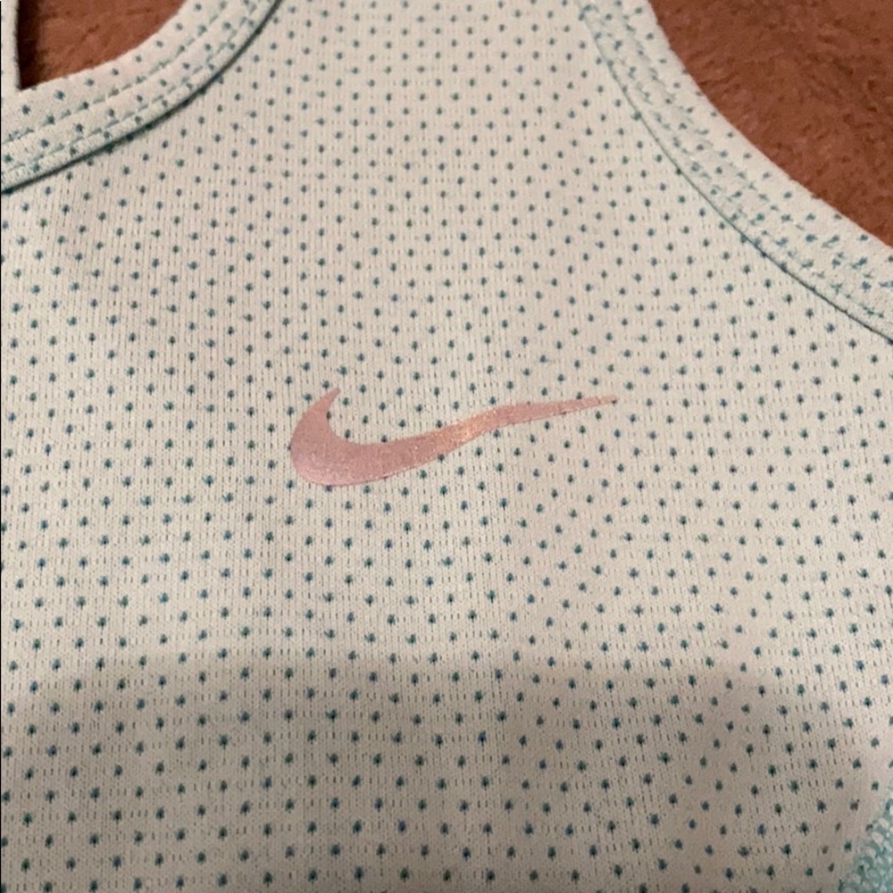 Nike Racerback active tank - Picture 3 of 4